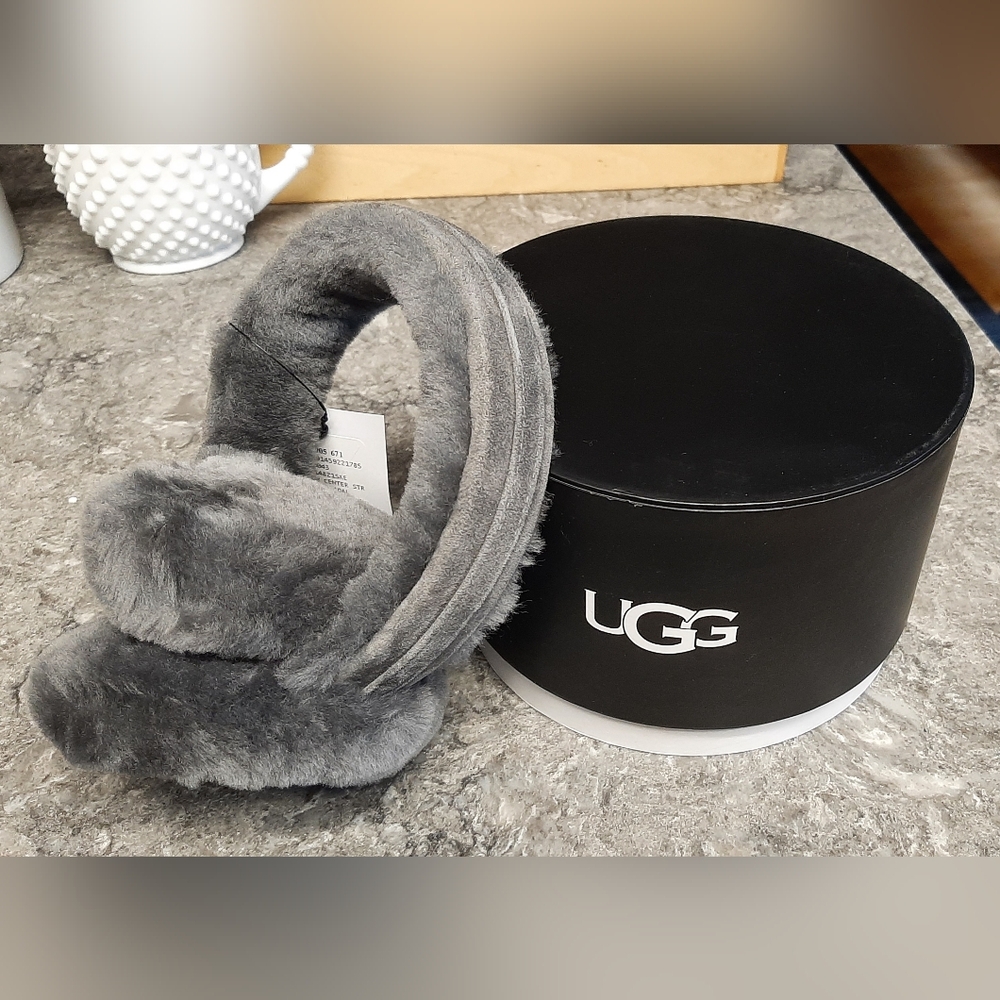NWT UGG Australia Women's Gray Suede Shearling Fur Ear Muffs, Original Box OS